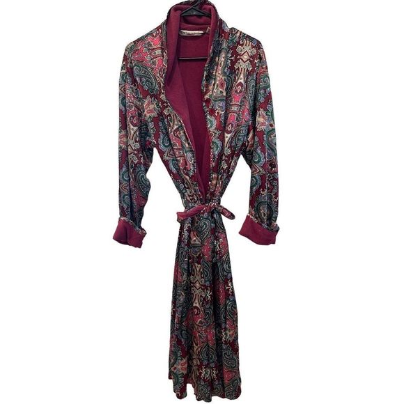Victoria's Secret Other - Victoria's Secret Lined Paisley Robe with a Silky Feel Vintage